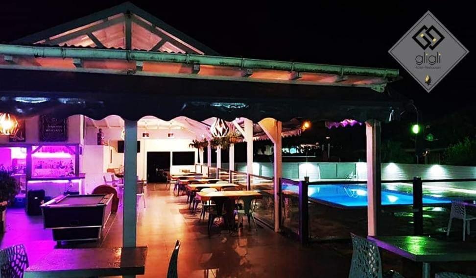 Le Gligli Bed & Breakfast Le Gosier  Bagian luar foto